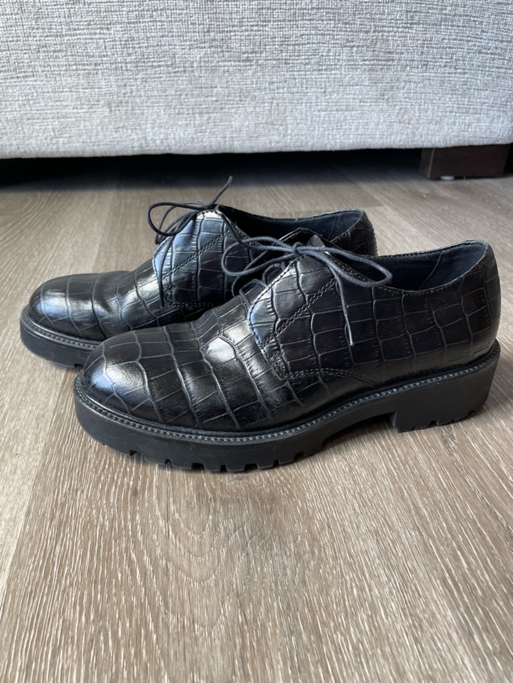 Vagabond Shoemakers Women’s Black Alligator Derby Oxfords Leather